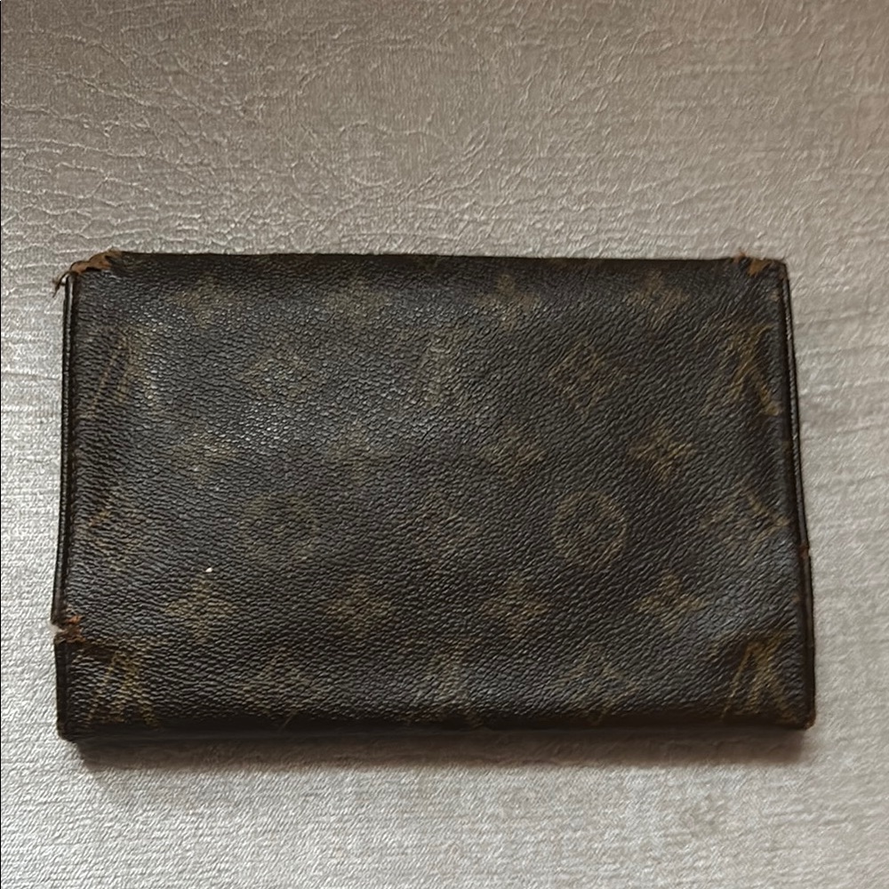 Louis Vuitton Monogram Wallet - Picture 2 of 3